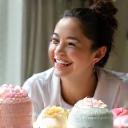 Hiromi with bath bomb display